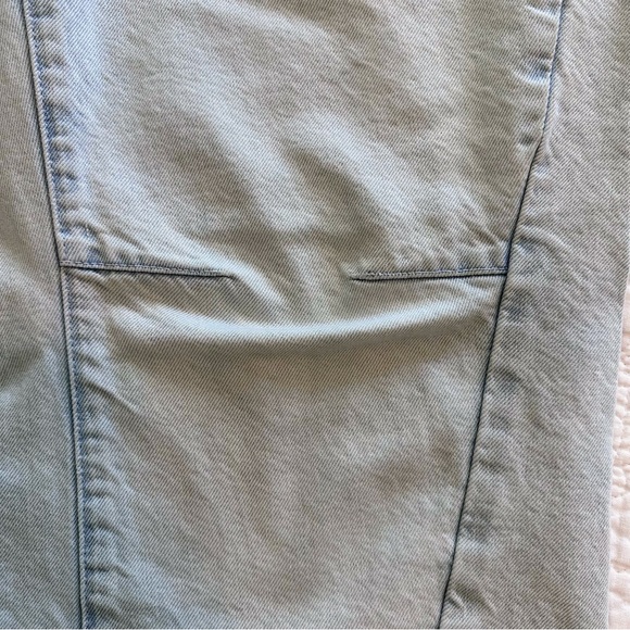 Good American Good 90s Light Wash Relaxed Jeans Size 8/29 Y2K Style Baggy Jeans - Picture 7 of 8